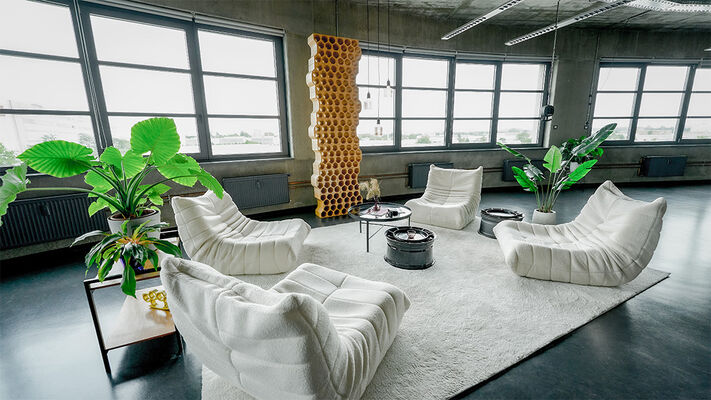 LOWKY STUDIO